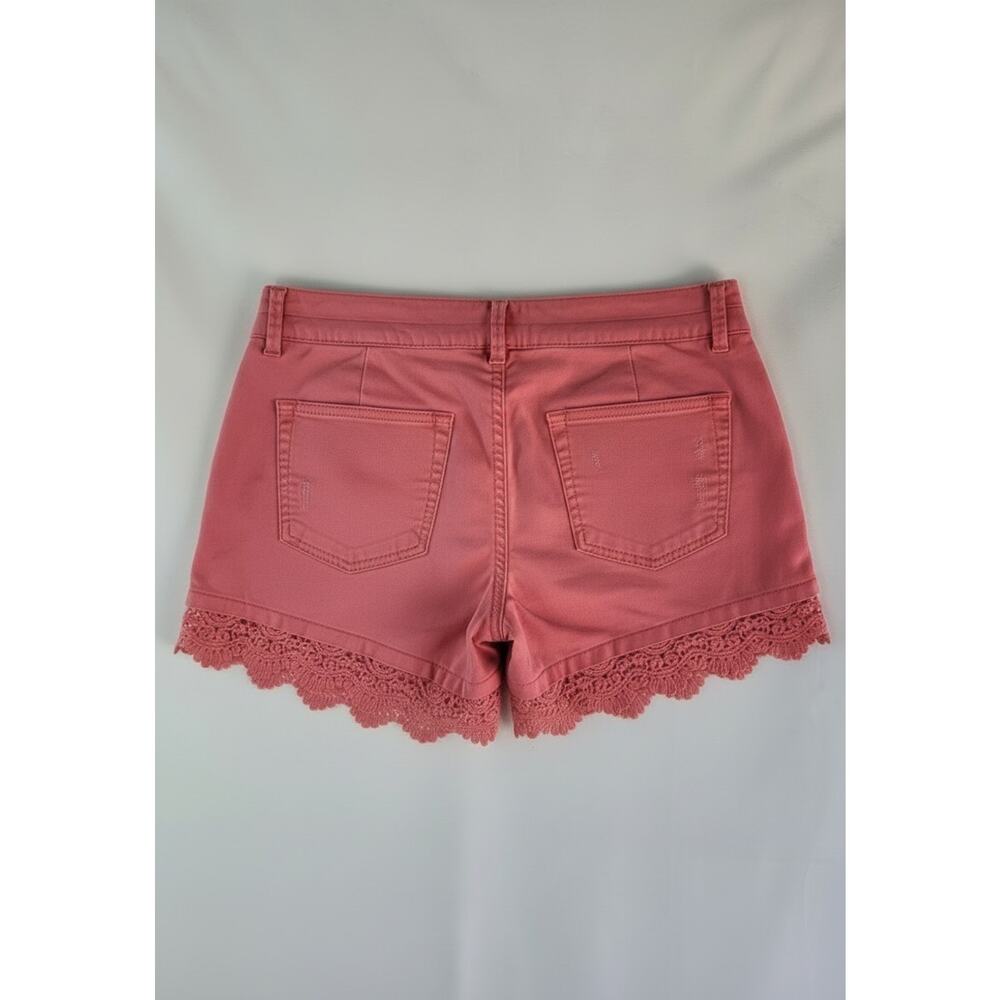 2/$15 MAURICES Distressed Coral Lace Trimmed Mid Rise Shorts in Women's Size 5/6 - Picture 2 of 16